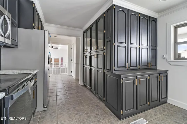 $489,900 | 1128 Allardt Highway, Jamestown, TN 38556