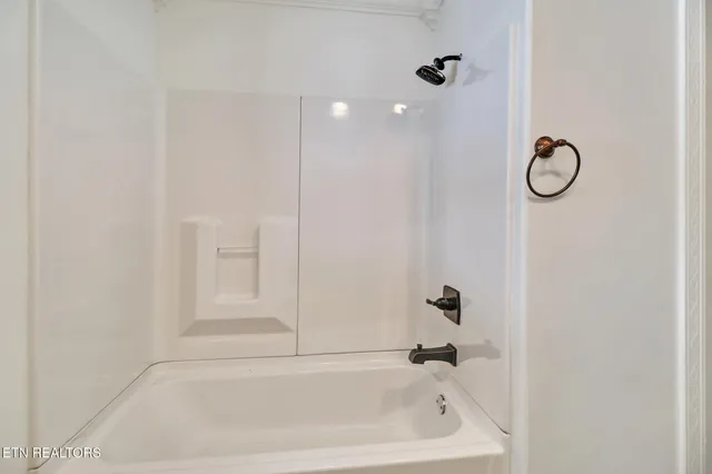 $489,900 | 1128 Allardt Highway, Jamestown, TN 38556