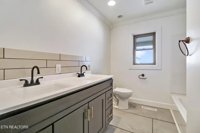 $489,900 | 1128 Allardt Highway, Jamestown, TN 38556