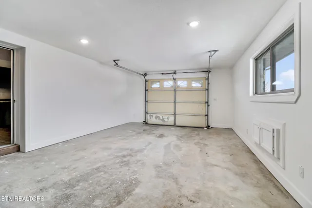 $489,900 | 1128 Allardt Highway, Jamestown, TN 38556