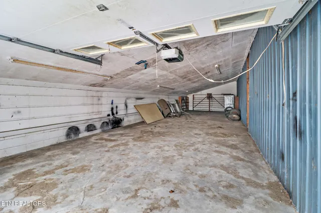 $489,900 | 1128 Allardt Highway, Jamestown, TN 38556