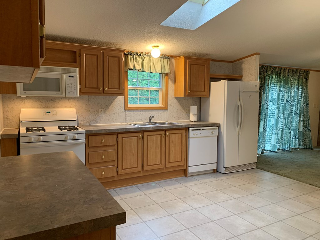 426 Spellman Road Plattsburgh, NY 12901 - Photo 4 of 27 Gallery Image 4