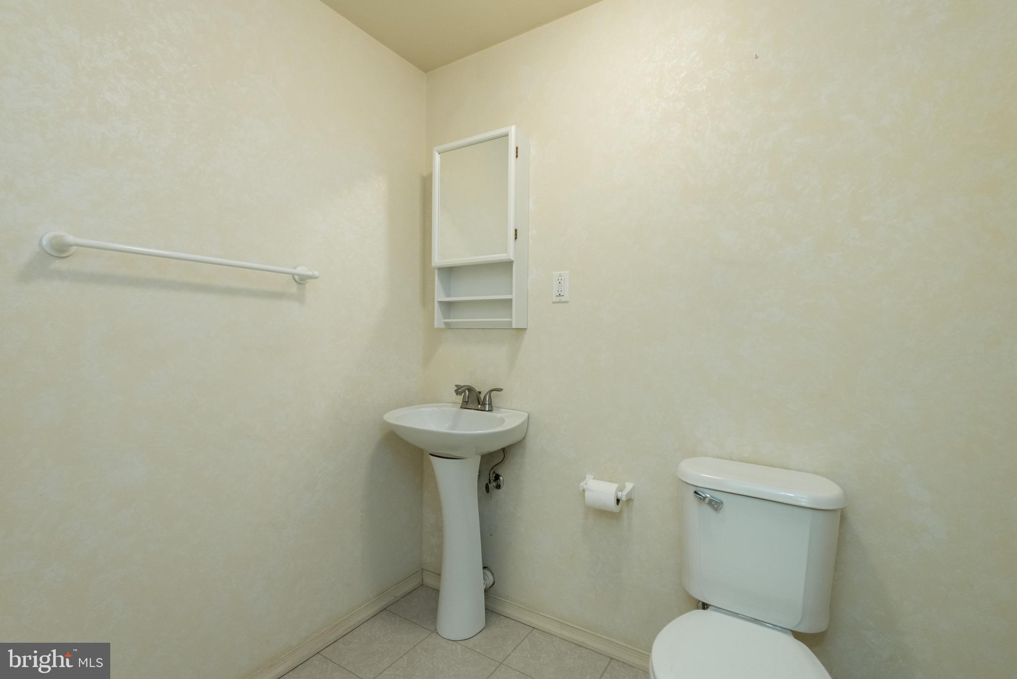 562 Quaker Ridge Court, Unit 114 Arnold, MD 21012 - Photo 19 of 27 Gallery Image 19