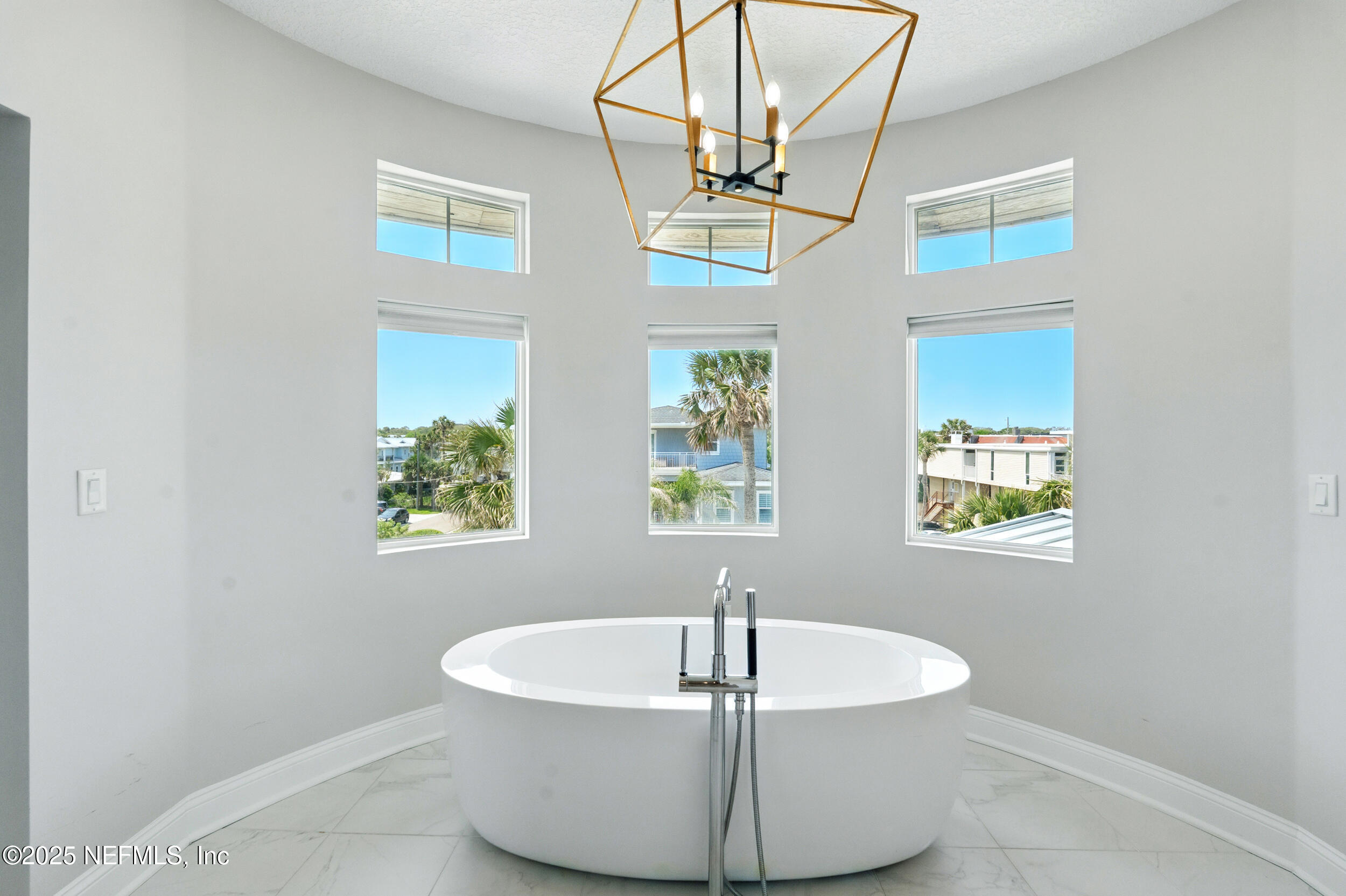 890 Beach Avenue Atlantic Beach, FL 32233 - Photo 34 of 56 PRIMARY SOAKING TUB