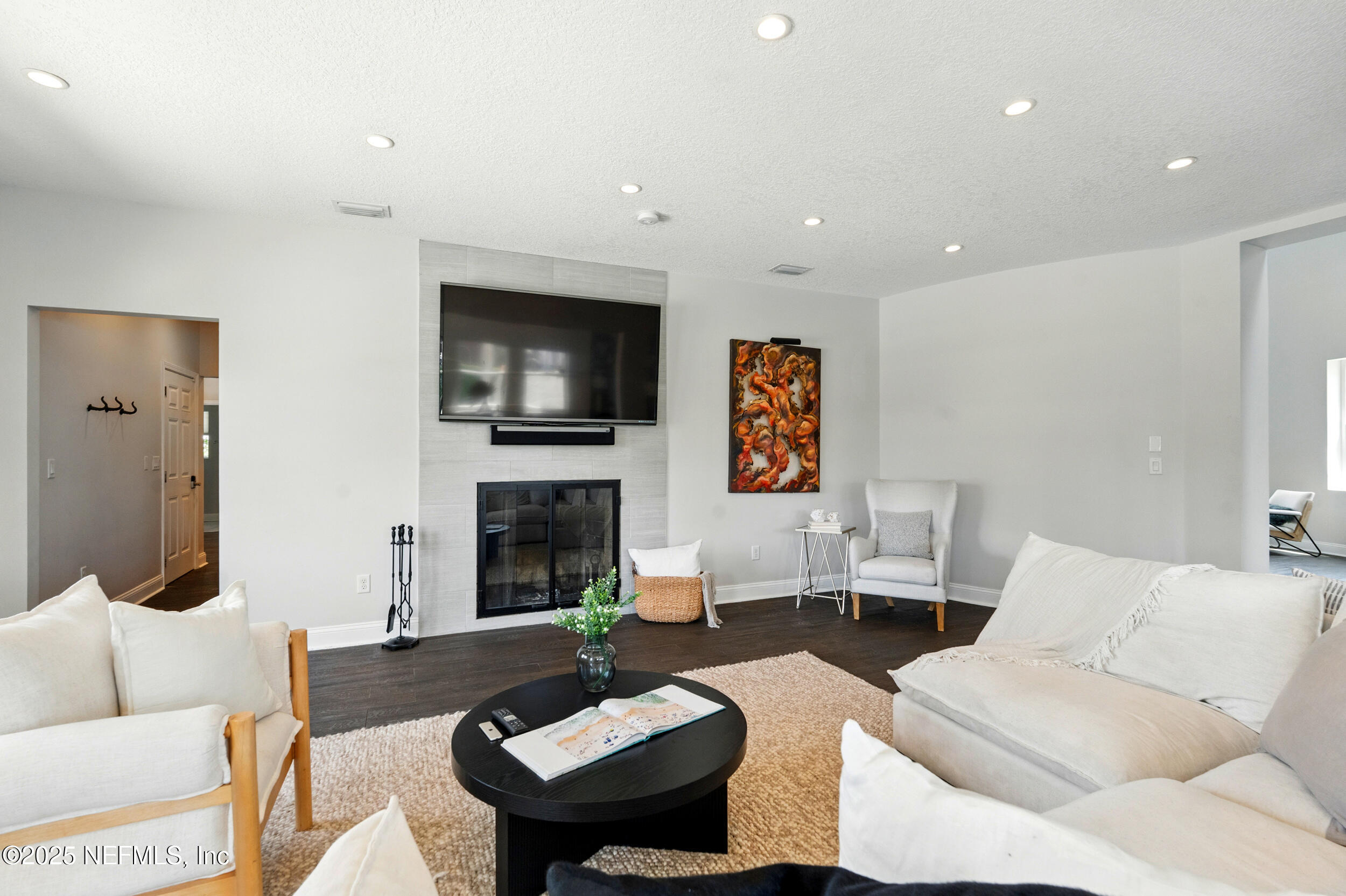 890 Beach Avenue Atlantic Beach, FL 32233 - Photo 7 of 56 LIVING ROOM