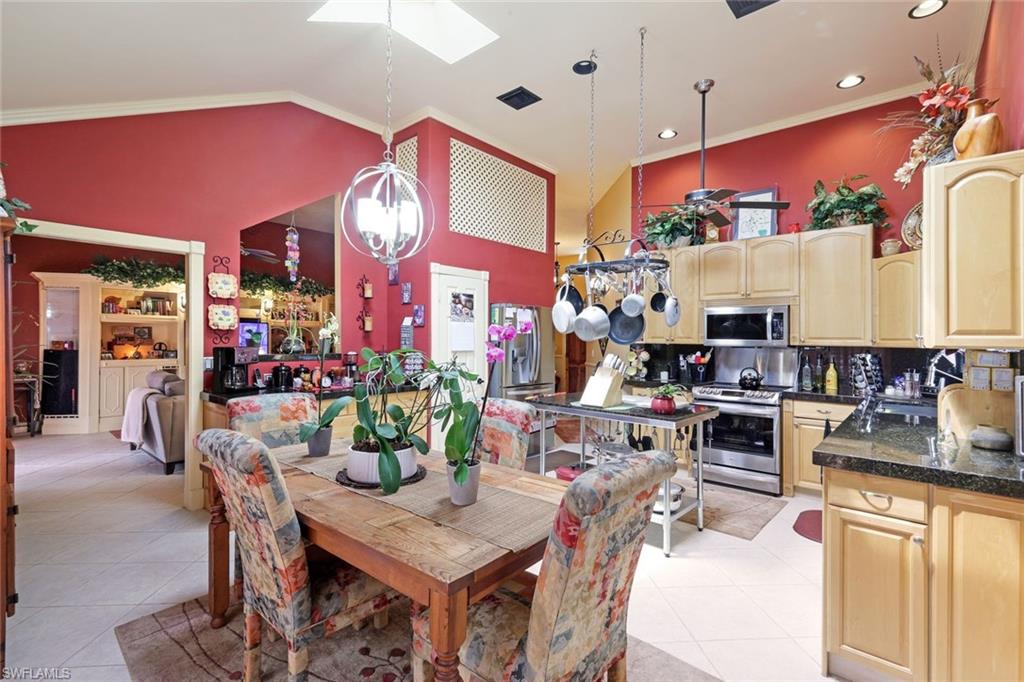 84 Valley Stream Lane Naples, FL 34113 - Photo 12 of 24 Gallery Image 12