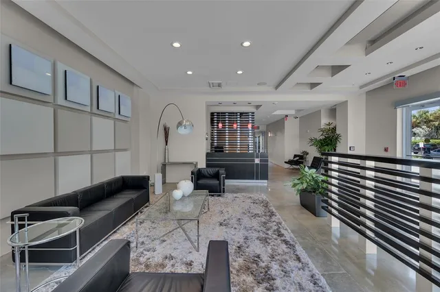 $3,200 | 313 Northeast 2nd Street, Unit 703, Fort Lauderdale, FL 33301