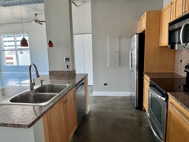 $3,200 | 313 Northeast 2nd Street, Unit 703, Fort Lauderdale, FL 33301