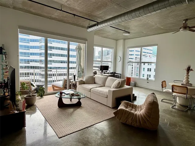 $3,200 | 313 Northeast 2nd Street, Unit 703, Fort Lauderdale, FL 33301