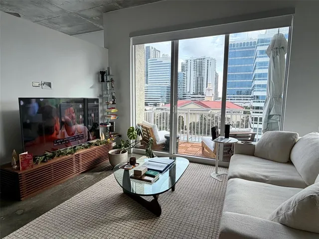 $3,200 | 313 Northeast 2nd Street, Unit 703, Fort Lauderdale, FL 33301