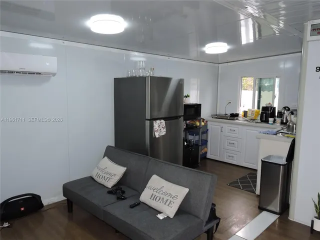 $1,700 | 551 East 39th Street, Hialeah, FL 33013