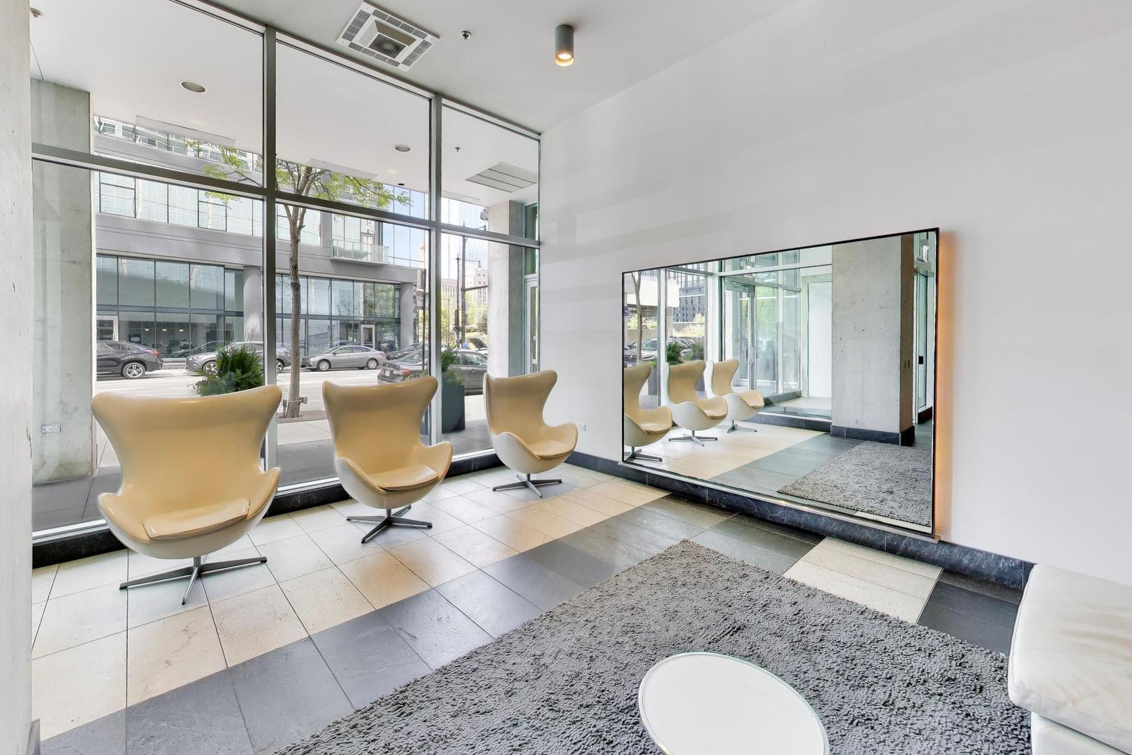 611 South Wells Street, Unit 2204 Chicago, IL 60607 - Photo 3 of 33