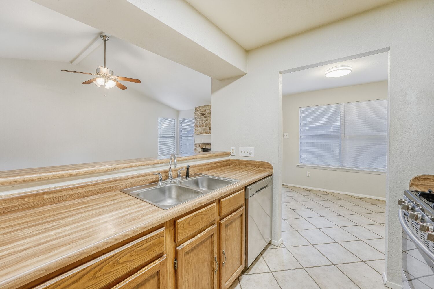 9100 Wagtail Drive Austin, TX 78748 - Photo 9 of 23