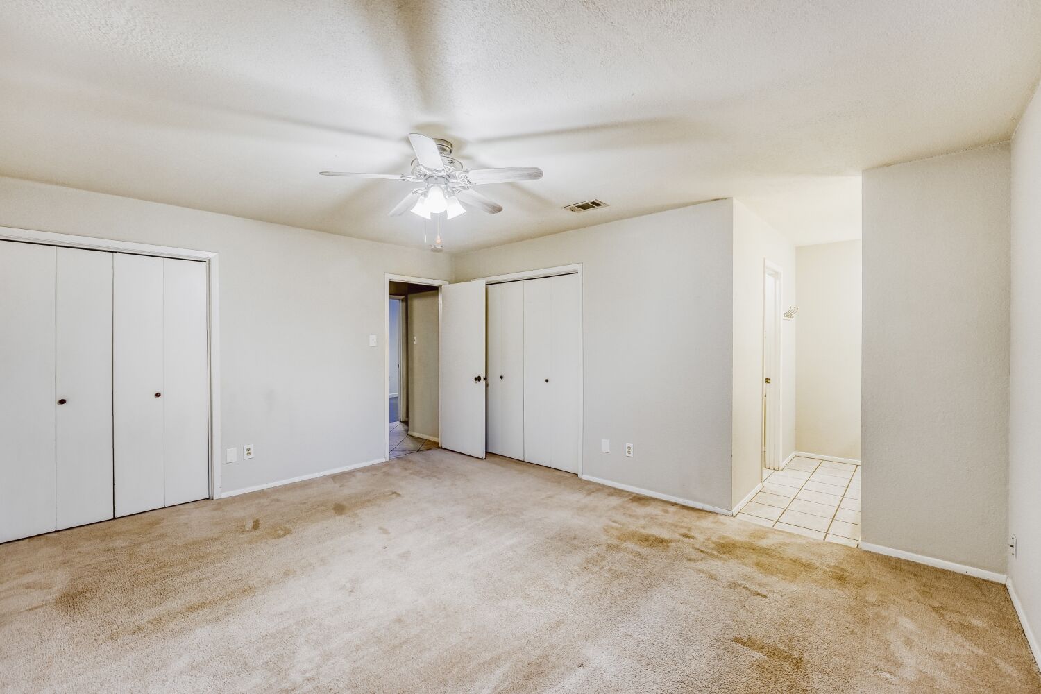 9100 Wagtail Drive Austin, TX 78748 - Photo 10 of 23 Primary suite is carpeted.