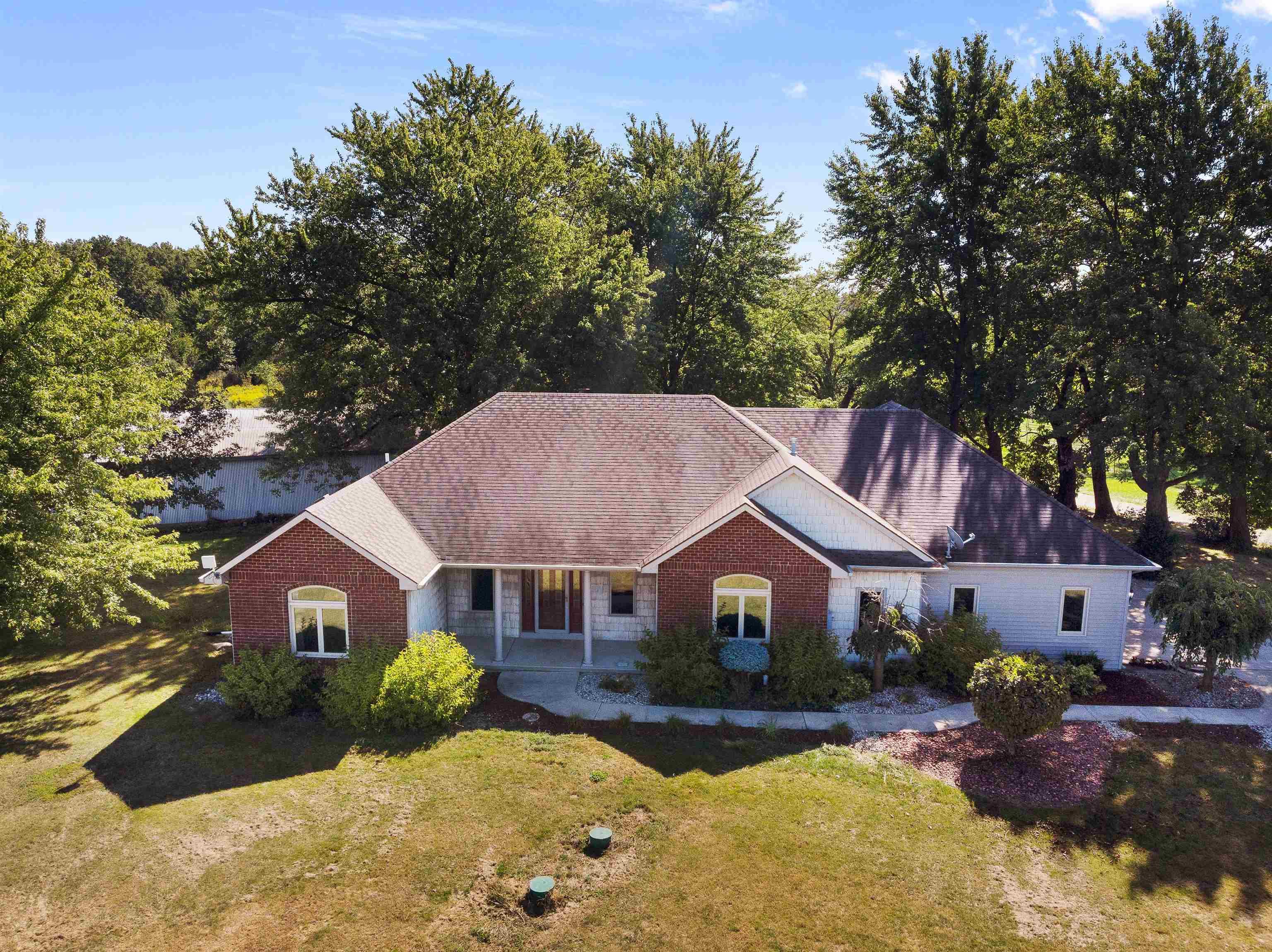 8211 North Meridian Road Uniondale, IN 46791 - Photo 4 of 36