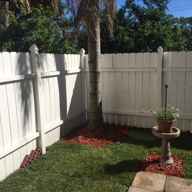 480 Reed Canal Road, Unit 11 South Daytona, FL 32119 - Photo 18 of 18 courtyard 2