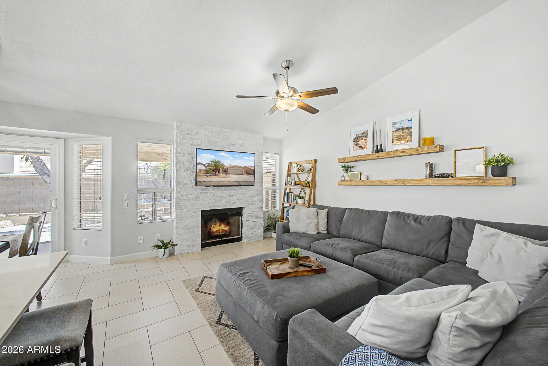 5975 West Alameda Road Glendale, AZ 85310 - Photo 10 of 49 Family room