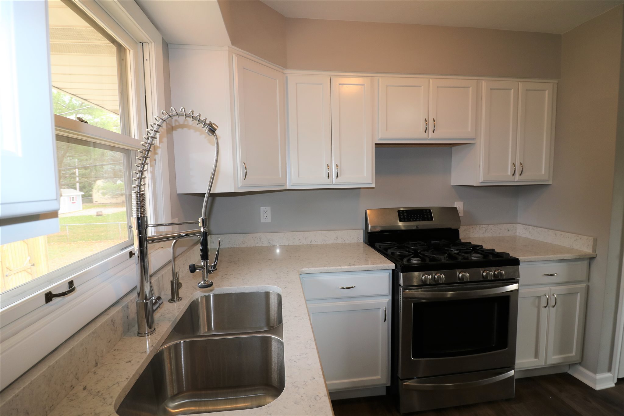12677 Brick Road Granger, IN 46530 - Photo 12 of 34
