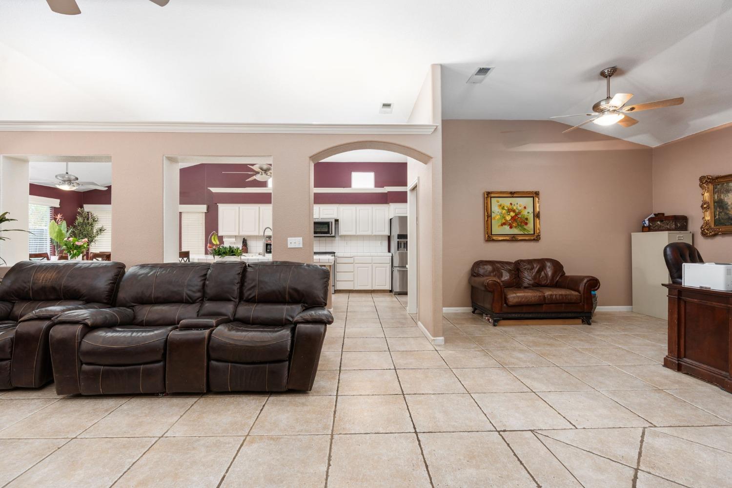5074 West Decatur Avenue Fresno, CA 93722 - Photo 10 of 34 Gallery Image 10