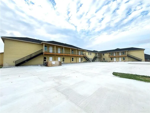 $875 | 1503 West St Francis Avenue, Unit 10, Mission, TX 78573