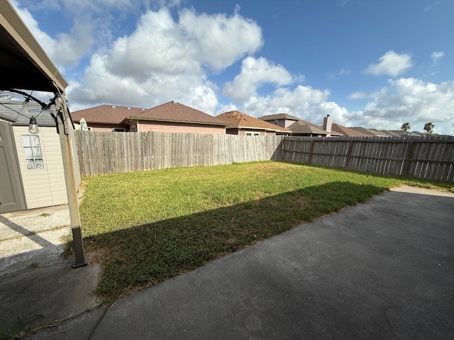 6933 Spring Wind Corpus Christi, TX 78413 - Photo 11 of 11 a view of a backyard with plants