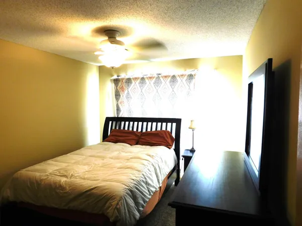 $254,900 | 484 Hickory Lane North, Oakdale, MN 55128