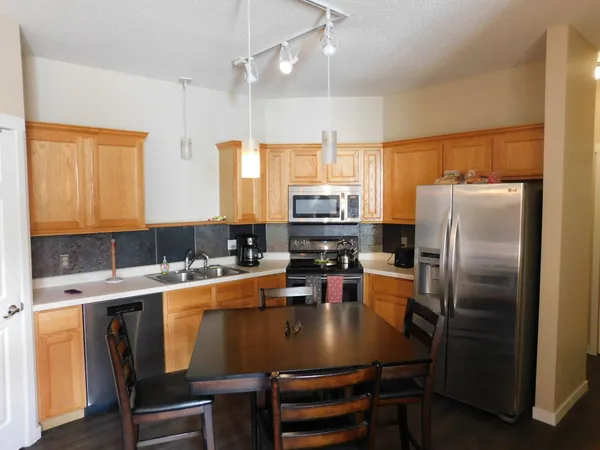$254,900 | 484 Hickory Lane North, Oakdale, MN 55128
