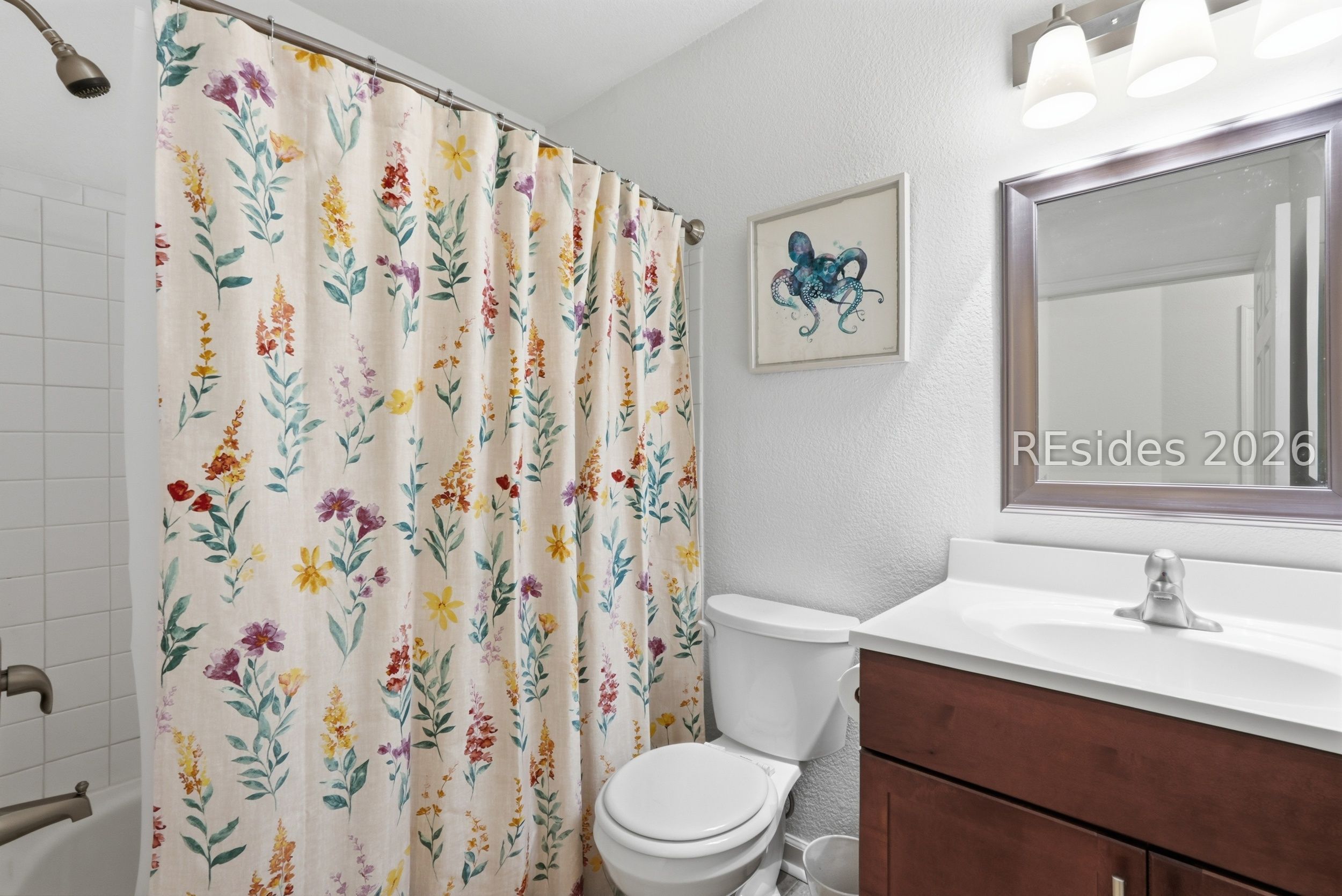 897 Fording Island Road, Unit 2410 Bluffton, SC 29910 - Photo 27 of 37 Guest Bathroom
