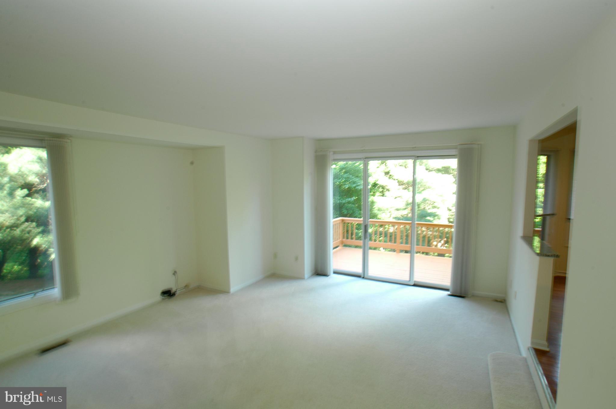 5107 Columbia Road Columbia, MD 21044 - Photo 7 of 23 Living Room