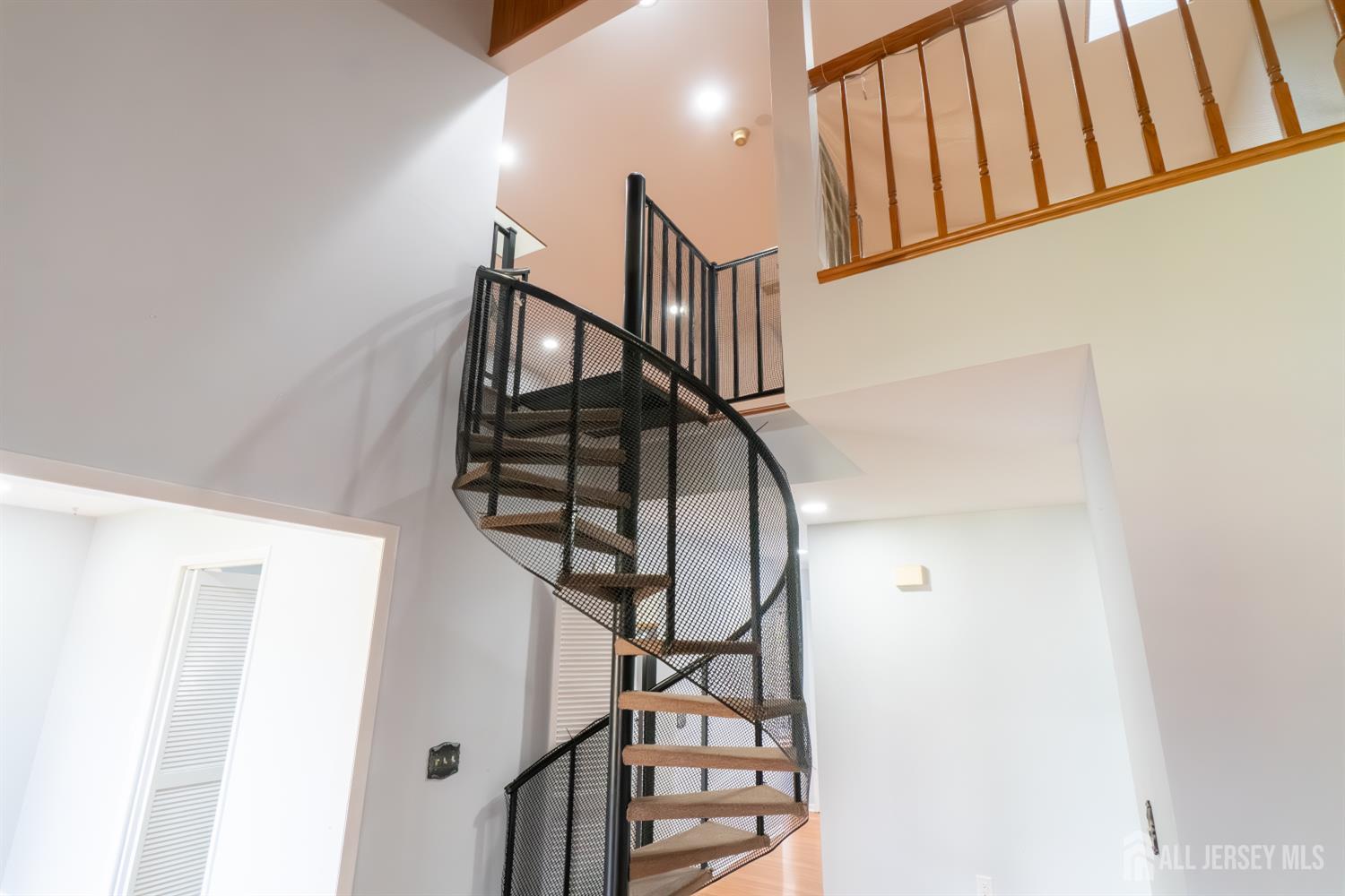 166 Hidden Hollow Court Edison, NJ 08820 - Photo 27 of 36 a view of entryway