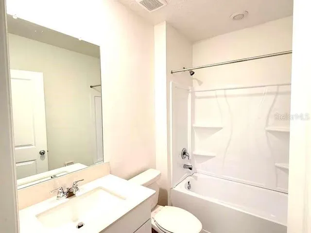 $2,550 | 12088 Brae Way, San Antonio, FL 33576