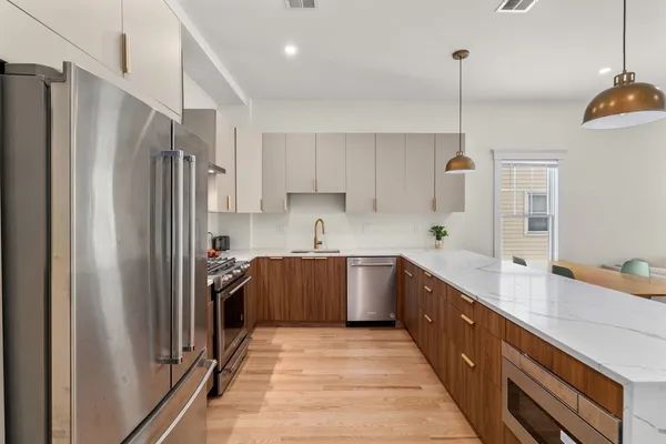 $2,000,000 | 57-59 Highland Road, Unit 57, Brookline, MA 02445