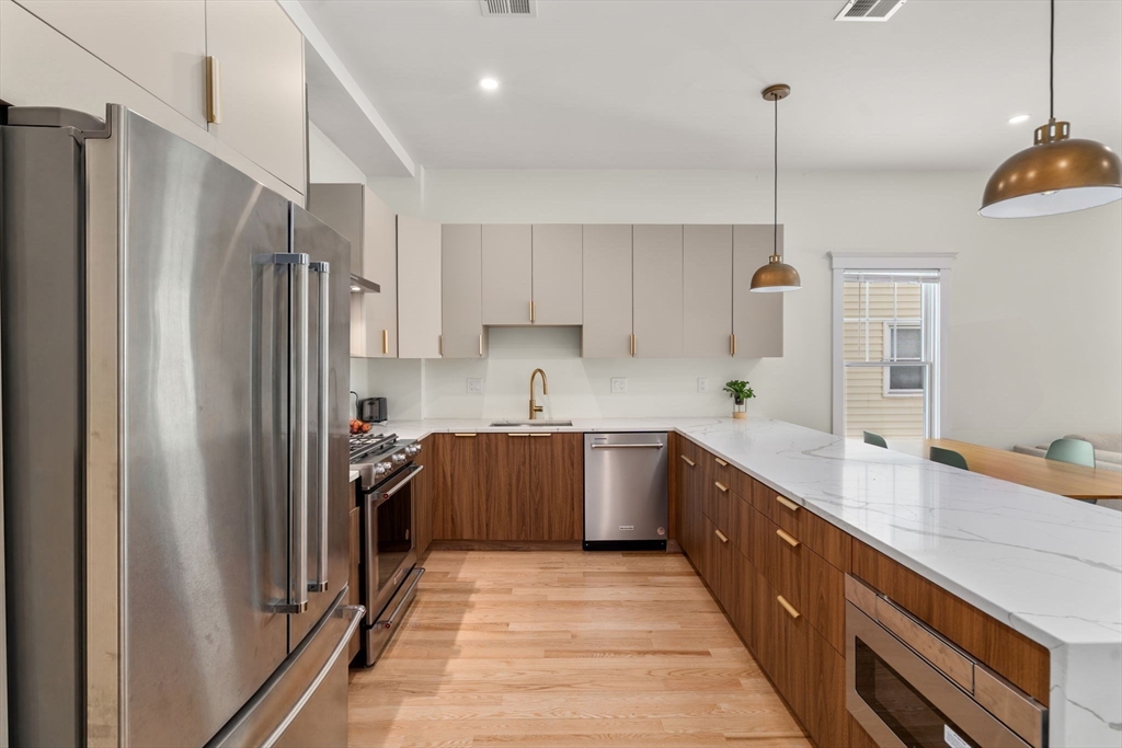 57-59 Highland Road, Unit 57 Brookline, MA 02445 - Photo 3 of 19