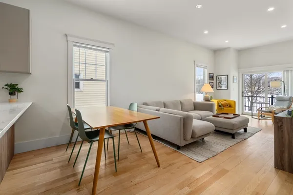 $2,000,000 | 57-59 Highland Road, Unit 57, Brookline, MA 02445