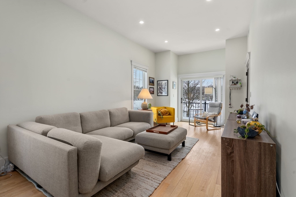 57-59 Highland Road, Unit 57 Brookline, MA 02445 - Photo 10 of 19