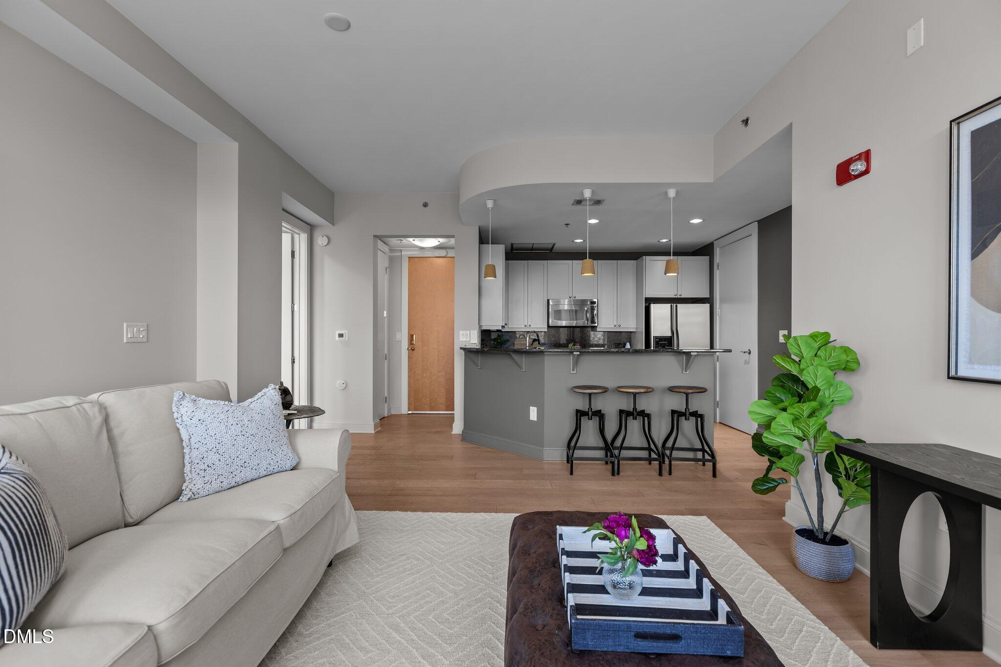 618 North Boylan Avenue, Unit 810 Raleigh, NC 27603 - Photo 10 of 57 29-web-or-mls-2N6A8909