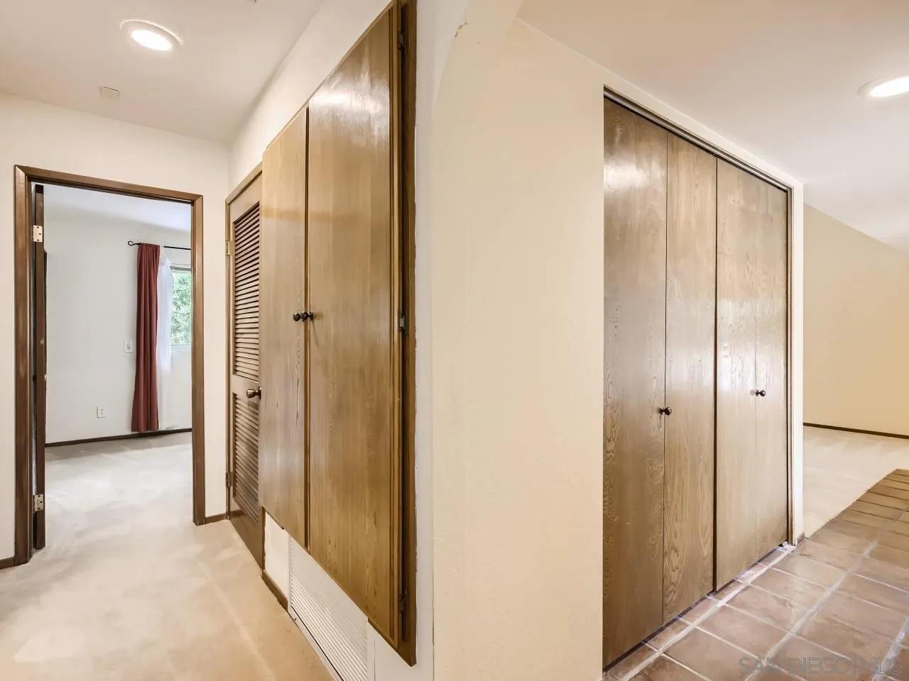 124 Candy Lane Encinitas, CA 92024 - Photo 24 of 27 a view of a hallway