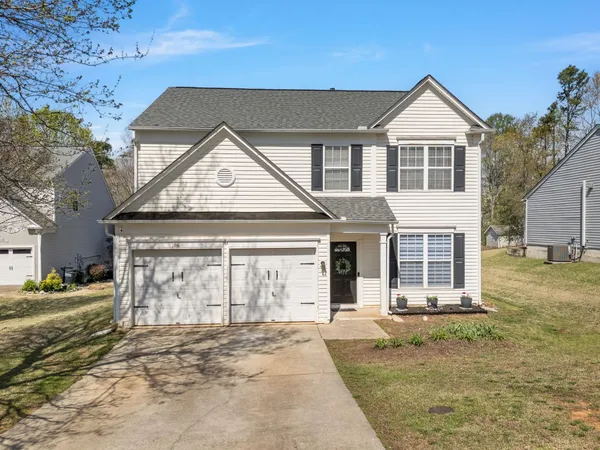 $349,900 | 106 Grayhawk Way, Simpsonville, SC 29681