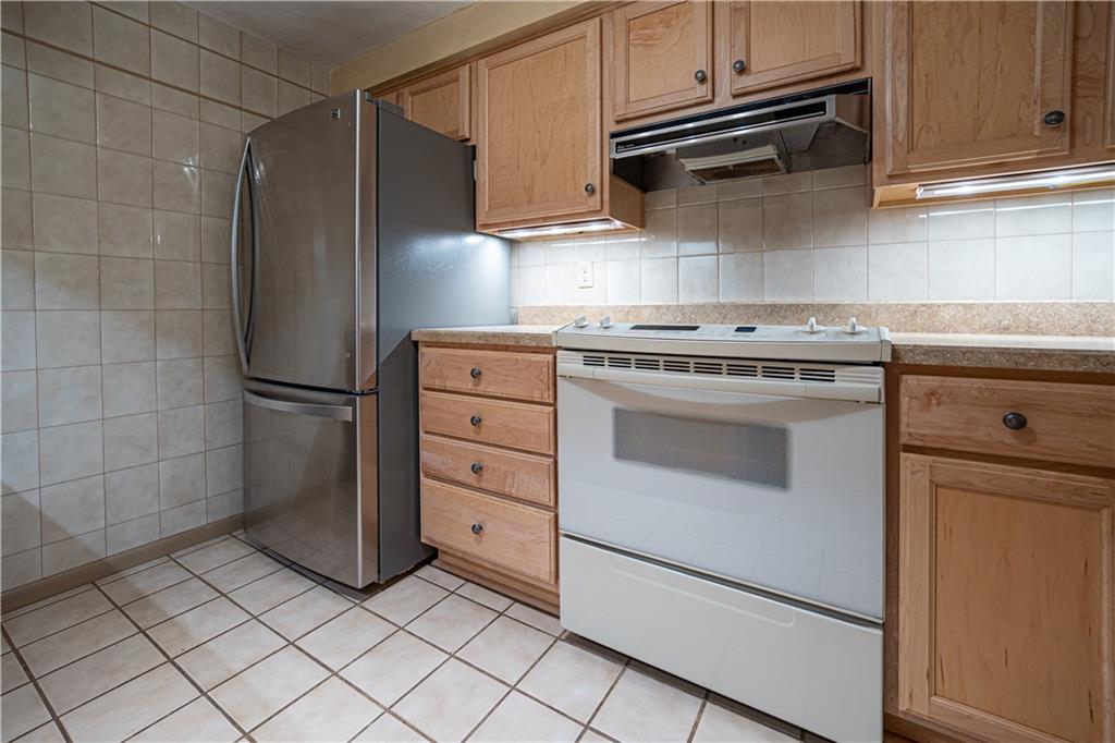 2284 Crestview Road Pittsburgh, PA 15216 - Photo 7 of 17 Gallery Image 7
