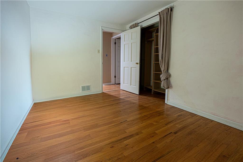 2284 Crestview Road Pittsburgh, PA 15216 - Photo 10 of 17 Gallery Image 10