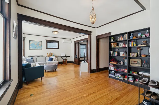 $895,000 | 2120 Emerson Avenue South, Minneapolis, MN 55405