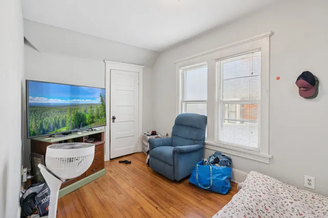 $895,000 | 2120 Emerson Avenue South, Minneapolis, MN 55405