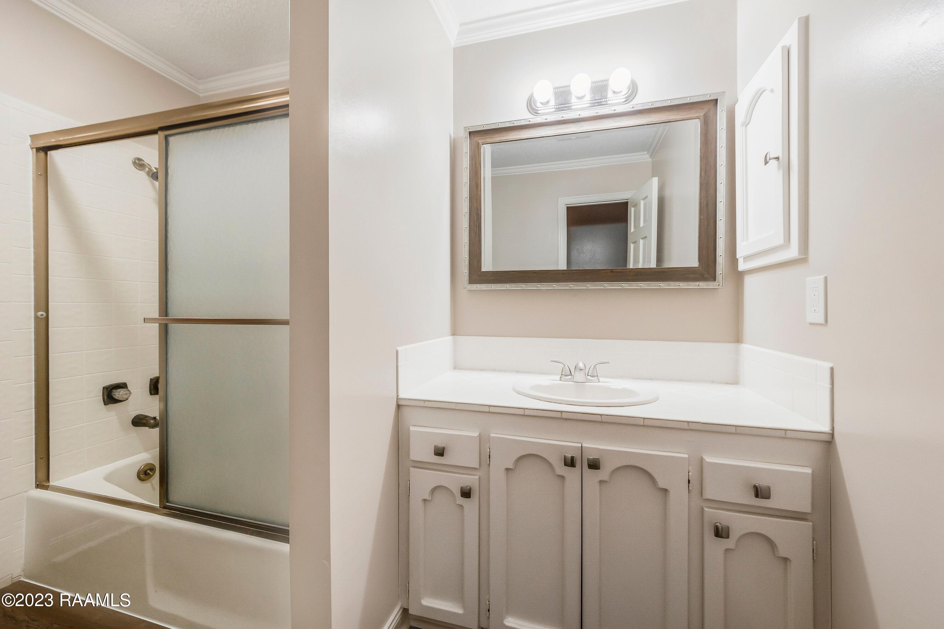 109 Georgetown Loop Lafayette, LA 70506 - Photo 14 of 18 Bath 2