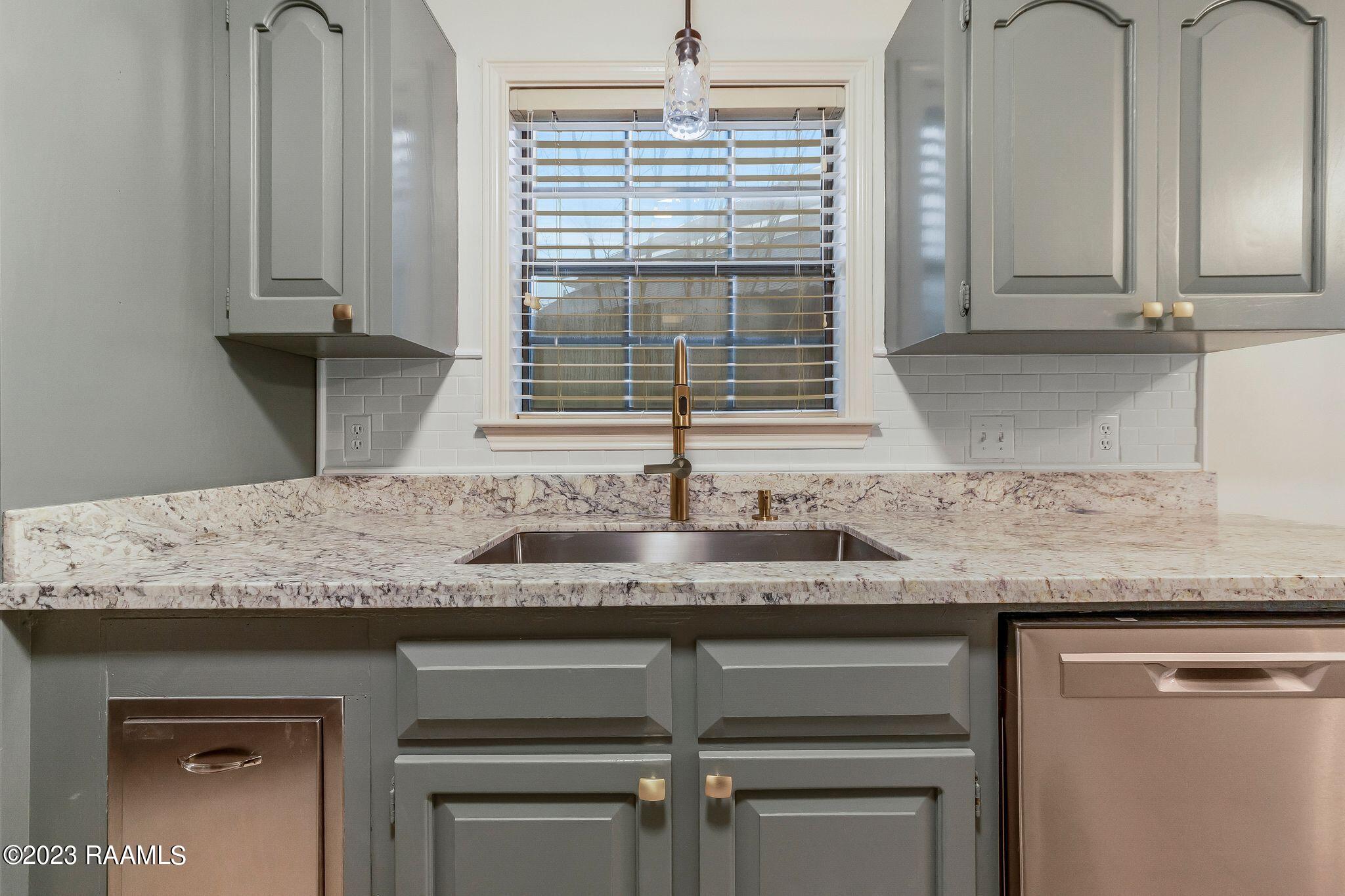 109 Georgetown Loop Lafayette, LA 70506 - Photo 7 of 18 Sink