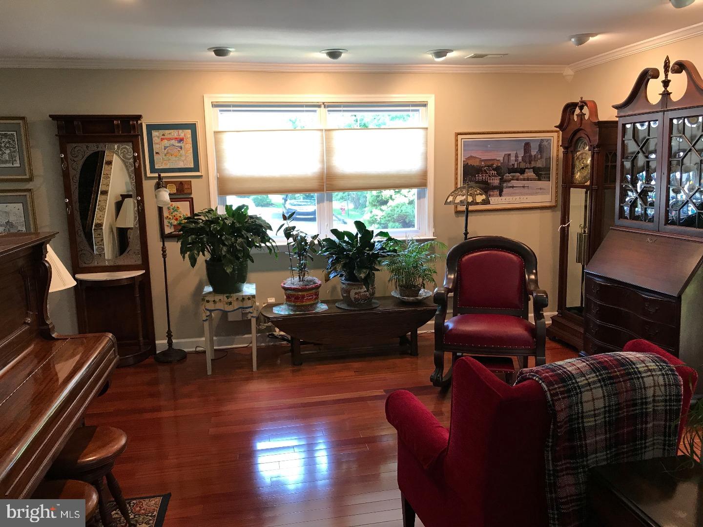 5100 Leeward Road Bensalem, PA 19020 - Photo 6 of 25 Living Room