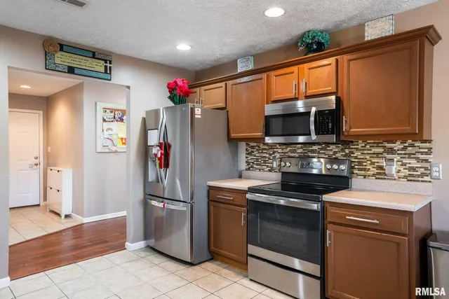 $249,900 | 411 Prince Lane, Herrin, IL 62948