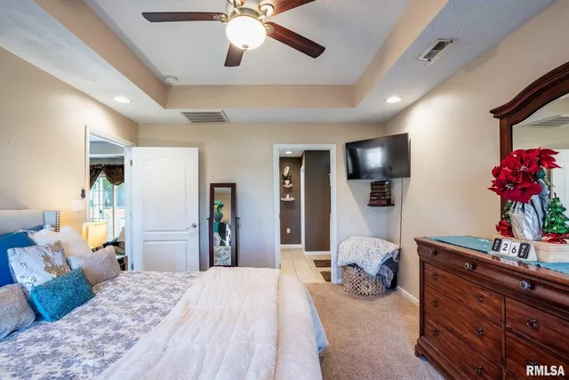 $249,900 | 411 Prince Lane, Herrin, IL 62948