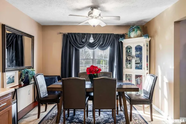 $249,900 | 411 Prince Lane, Herrin, IL 62948