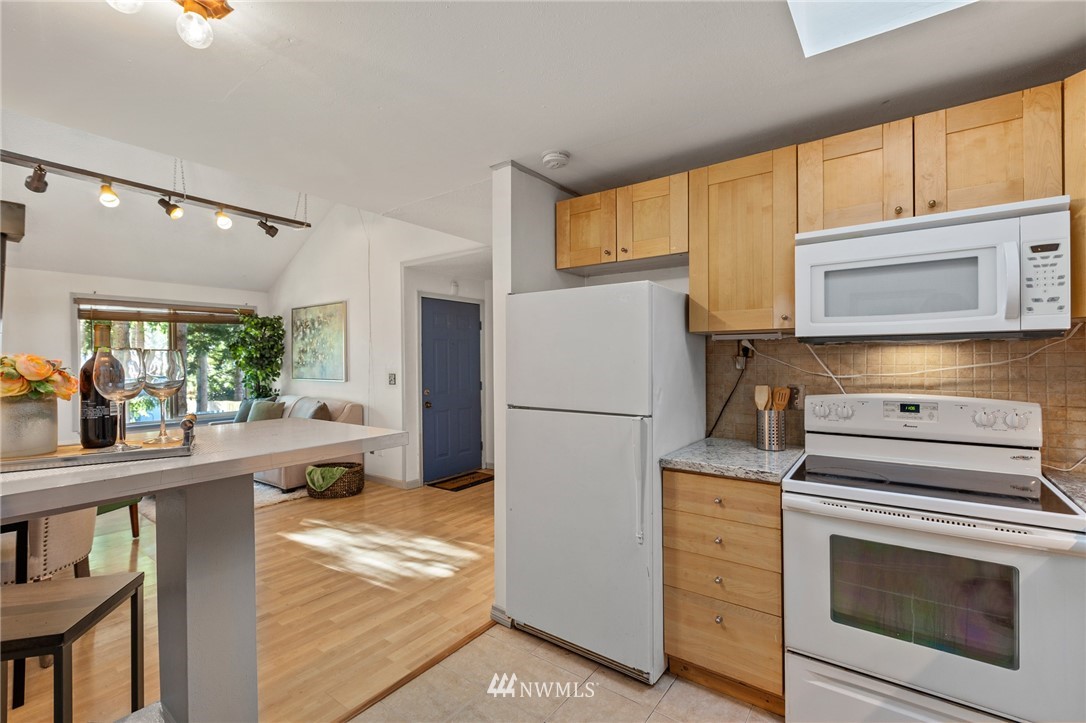 4308 Northeast Sunset Boulevard, Unit D4 Renton, WA 98059 - Photo 12 of 33 Gallery Image 12