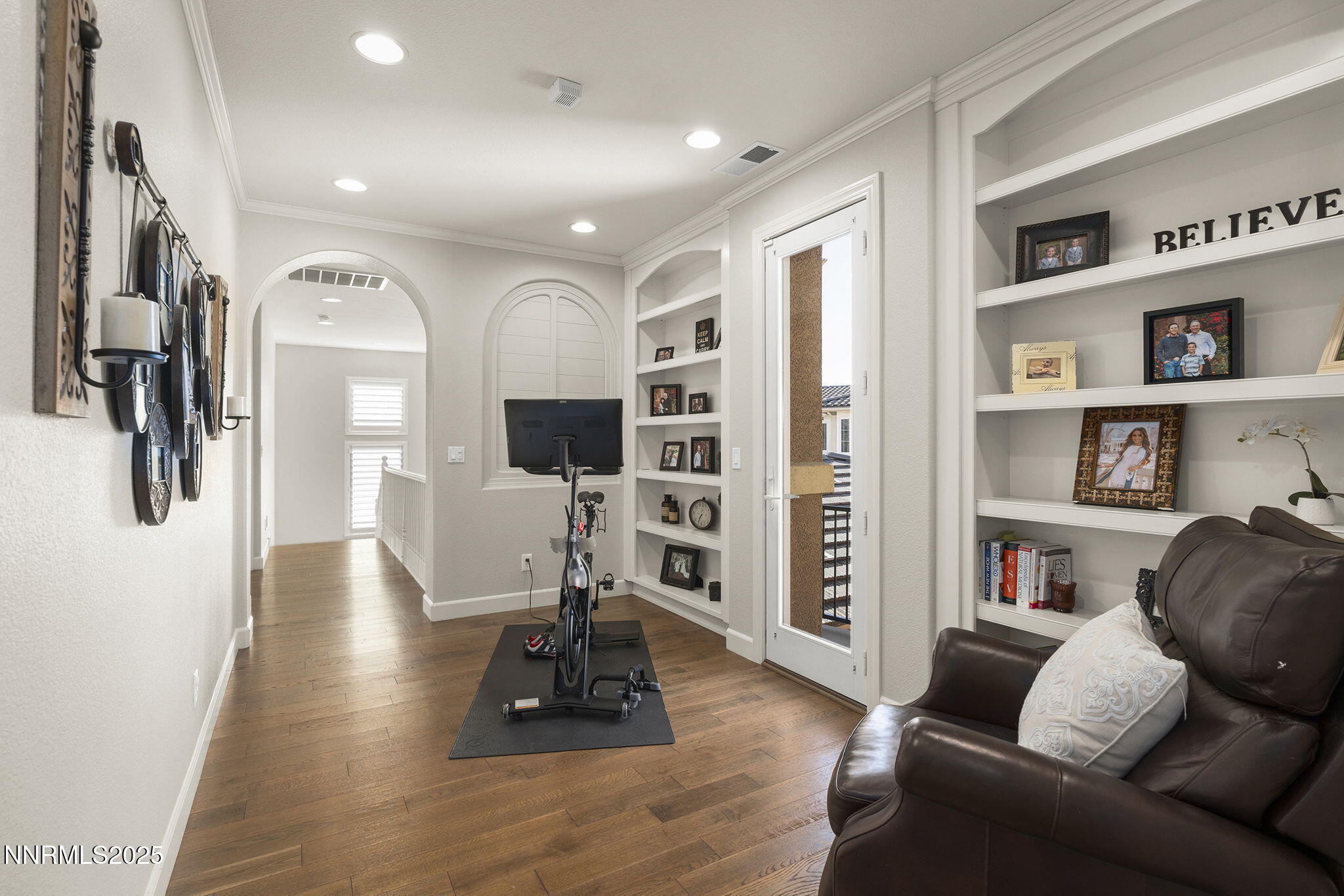 9890 Kerrydale Court Reno, NV 89521 - Photo 29 of 48 a living room with furniture and a flat screen tv